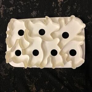 VINTAGE TUPPERWARE All In One 7 Cookie Cutters Rabbit Duck Elephant Bear EASTER